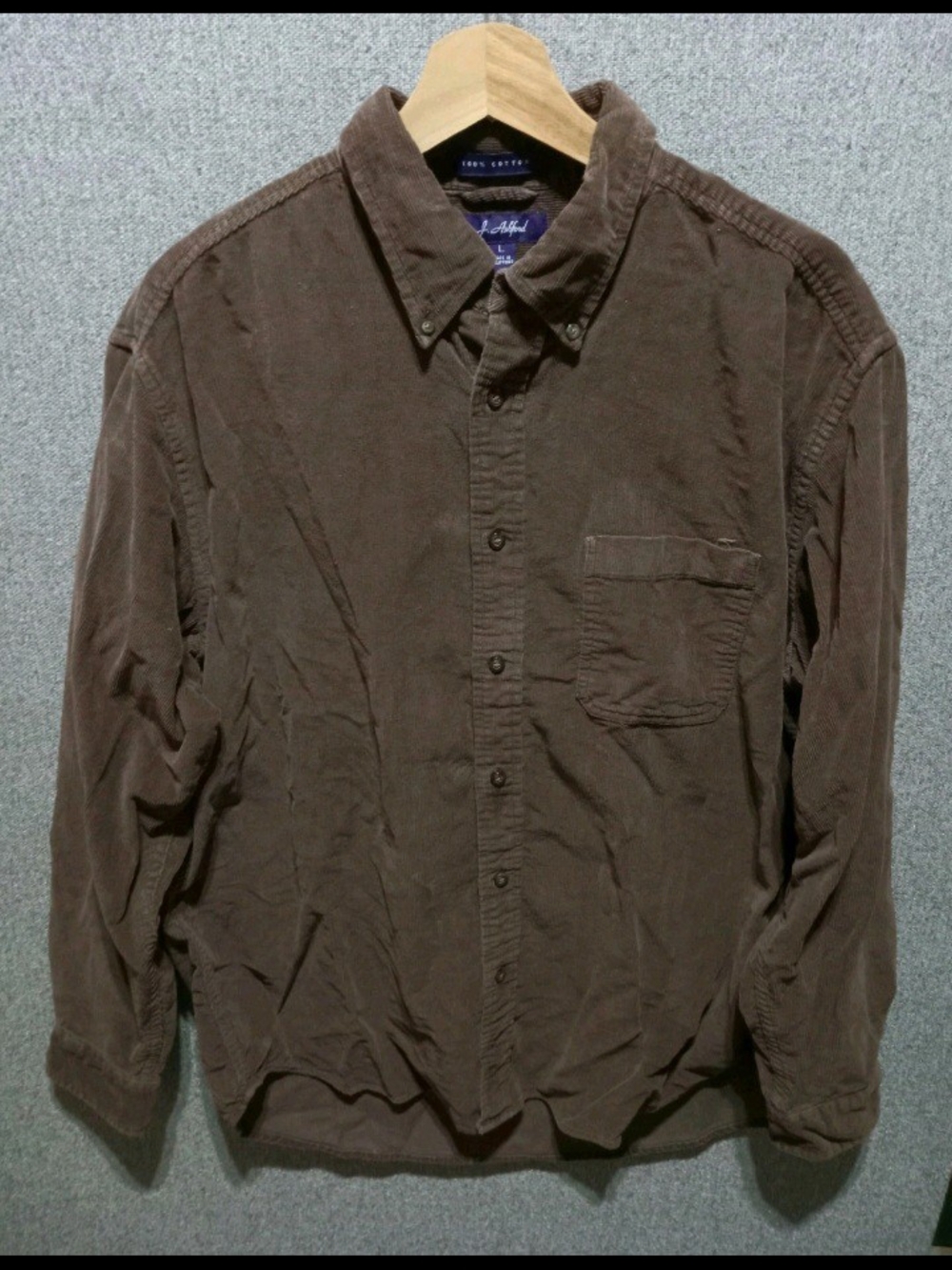 Men's Long-Sleeve Corduroy Button-Down Shirt in Brown